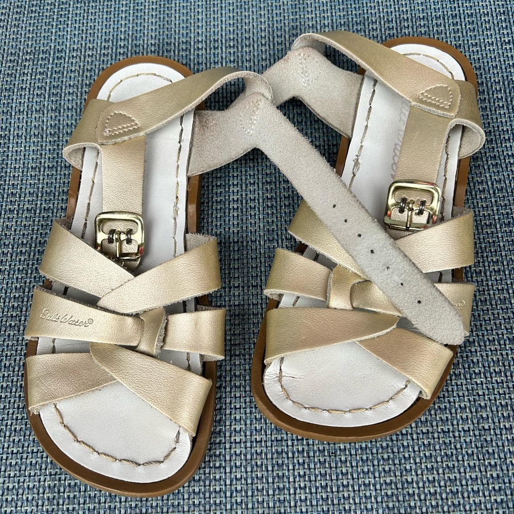 Sat water sandals